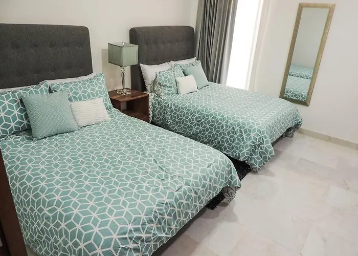 Beautiful Ocean View Condo, 3br 3.5 Bt Apartment